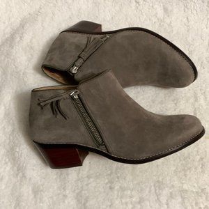 Vionic Womens Gray Brown Leather 322Serena Ankle Side Zip Tassels Booties Size 7